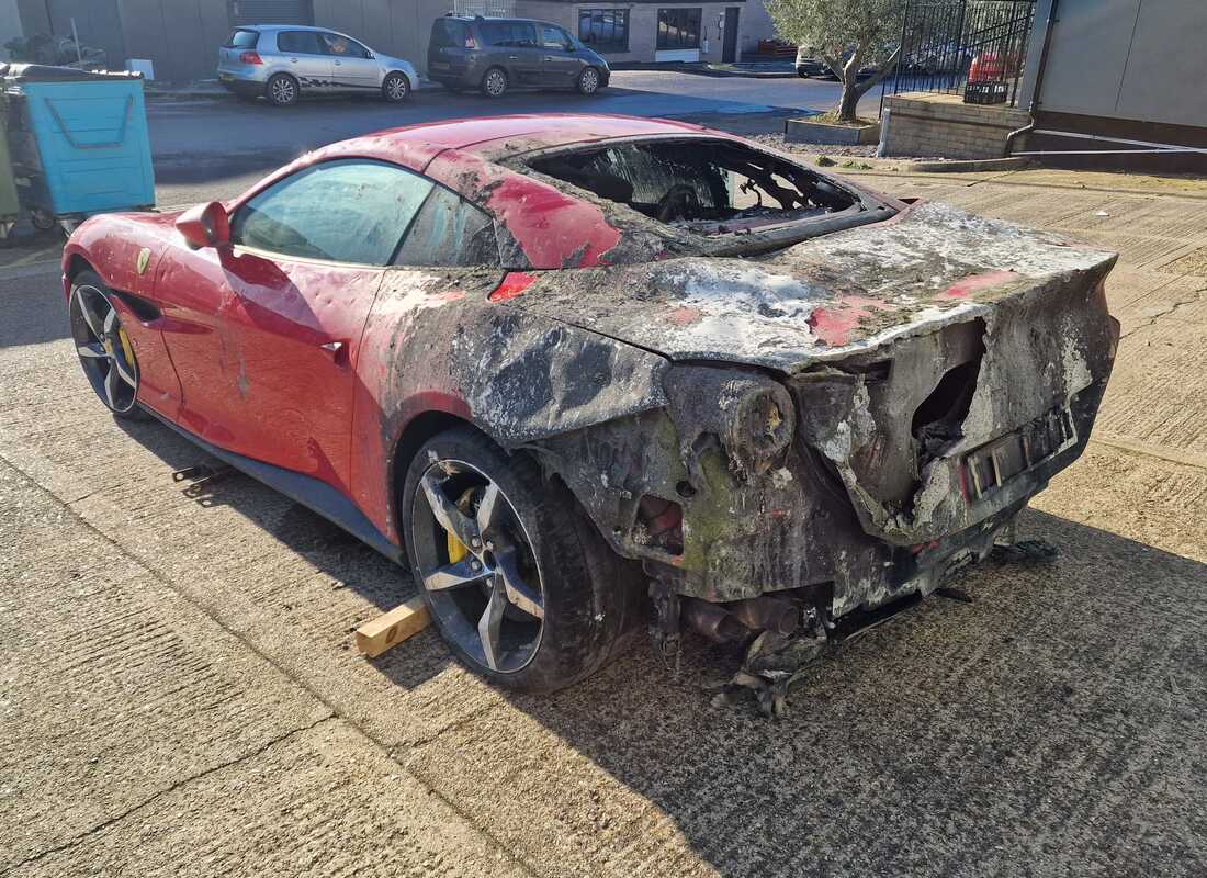 ferrari portofino m con 2000 millas, preparándose para el desmantelamiento #3