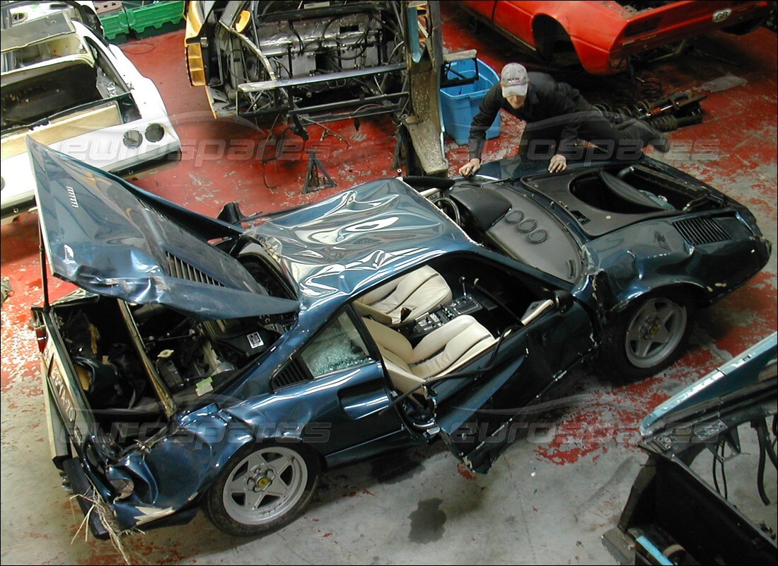 ferrari 308 gtb (1976) con 98,554 kilómetros, en preparación para desmantelamiento #5