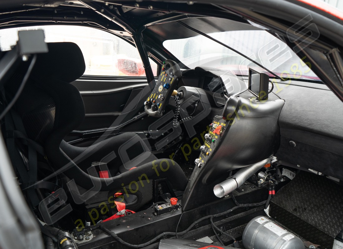 ferrari 488 challenge con 3900km, preparándose para desmantelar #18