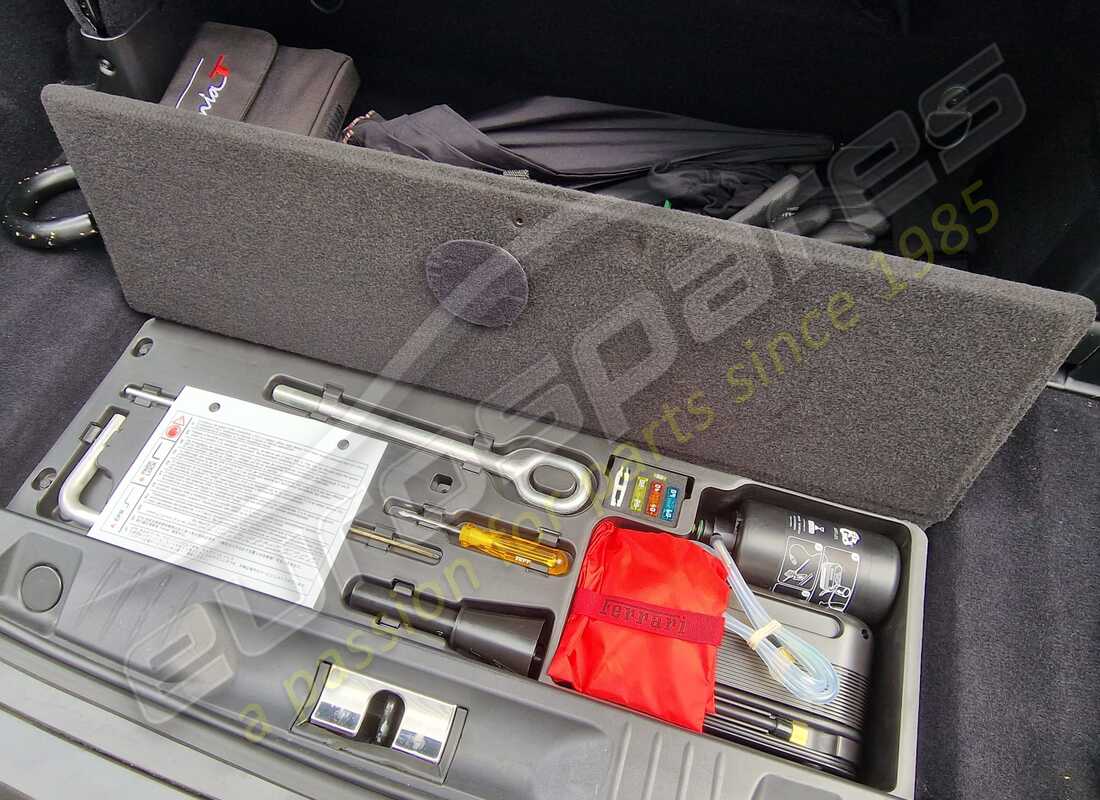 ferrari california t (rhd) con 15,532 miles, preparándose para desmantelar #17