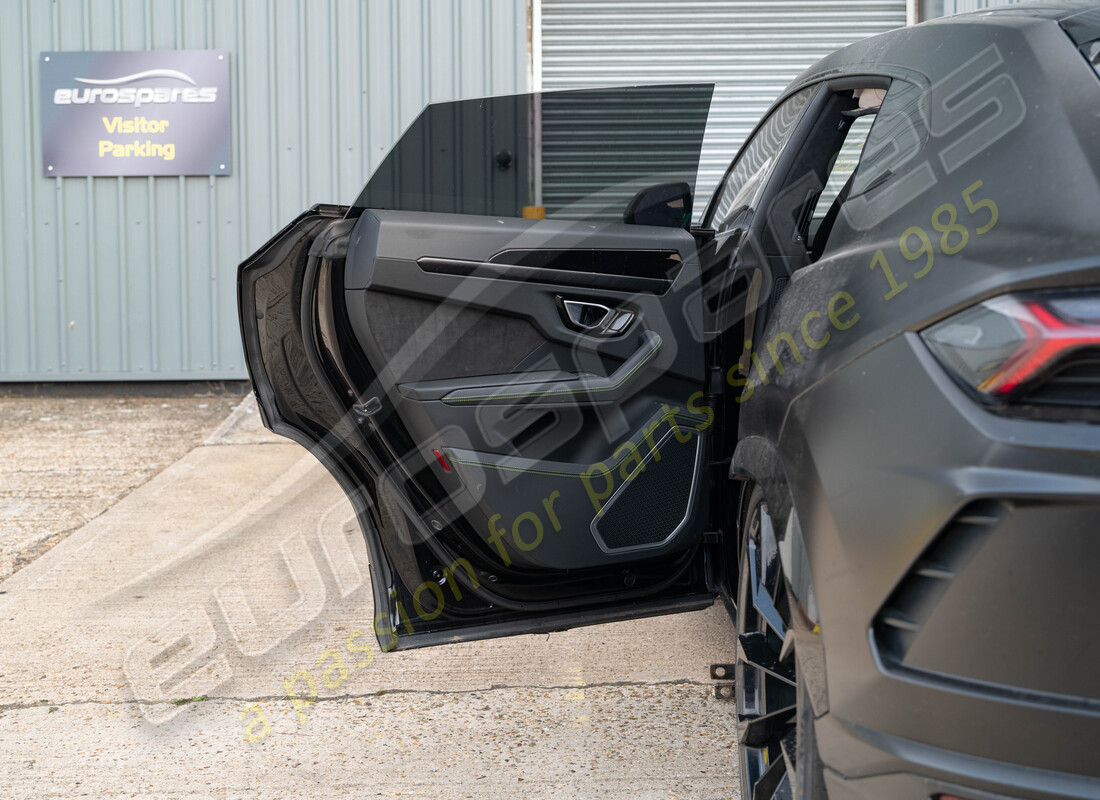 lamborghini urus (2022) con 11402, preparándose para el desmantelamiento #17