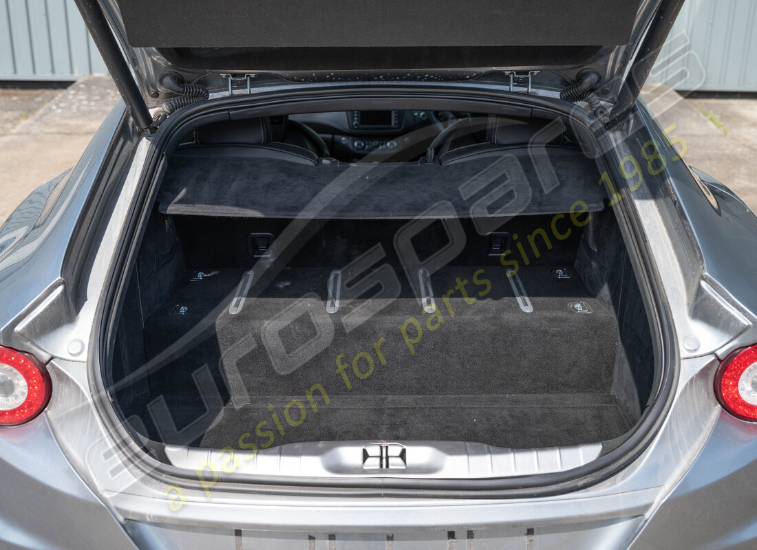 ferrari ff (rhd) con 50305, preparándose para desmantelar #23
