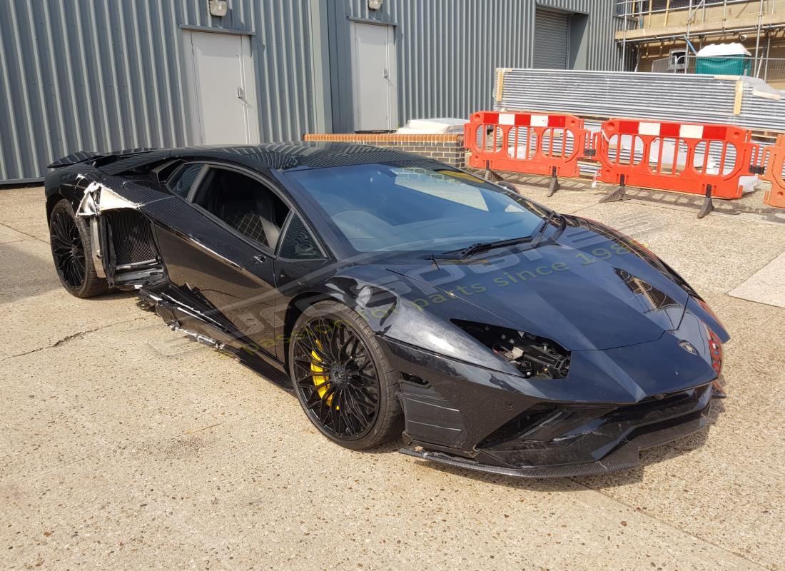 lamborghini lp740-4 s coupe (2018) con 6,254 miles, preparándose para desmantelar #7