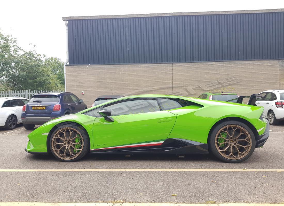 lamborghini performante coupe (2018) con 6,976 miles, preparándose para desmantelar #2