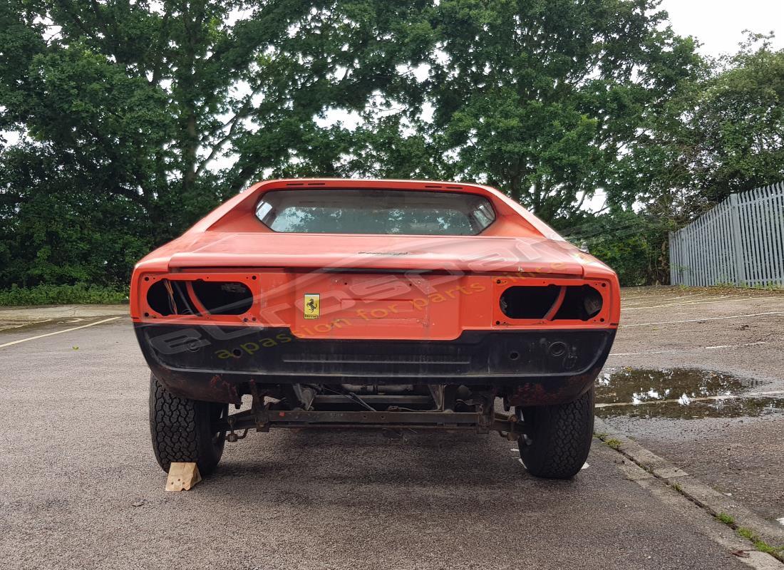 ferrari 308 gt4 dino (1976) con desconocido, preparándose para desmantelar #4