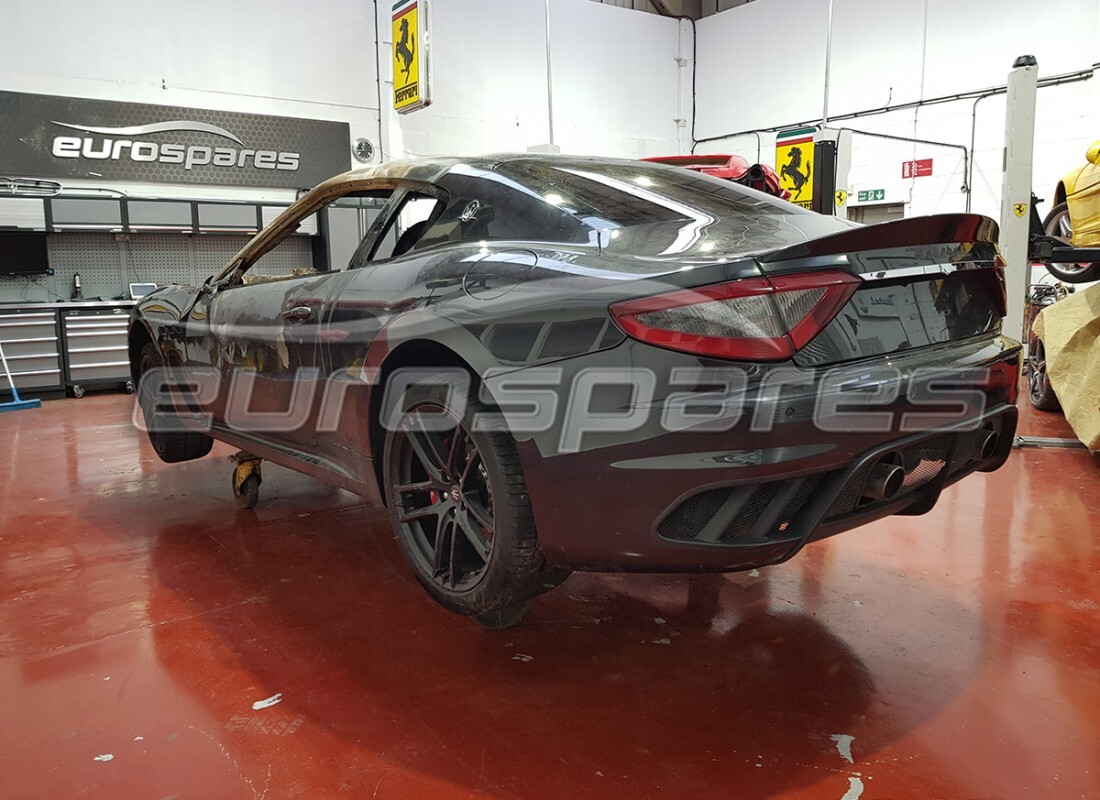 maserati granturismo mc stradale (2011) con 14,000 kilómetros, en preparación para desmantelamiento #3
