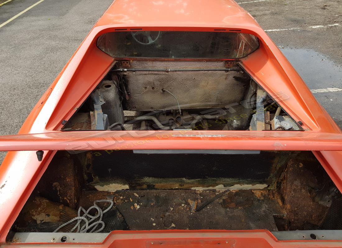 ferrari 308 gt4 dino (1976) con desconocido, preparándose para desmantelar #12