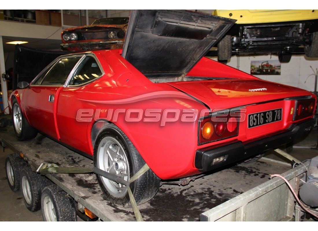 ferrari 308 gt4 dino (1979) con 76,879 kilómetros, en preparación para desmantelamiento #4