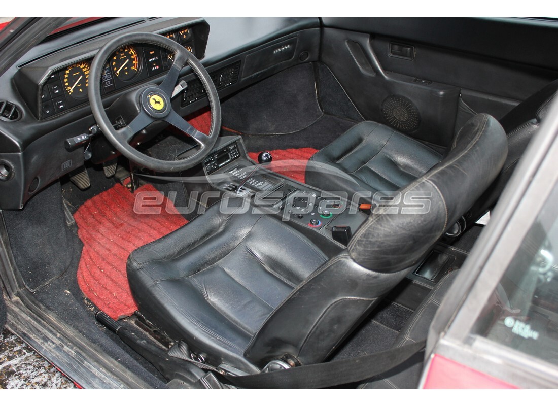 ferrari mondial 3.2 qv (1987) con 33,554 kilómetros, en preparación para desmantelamiento #6