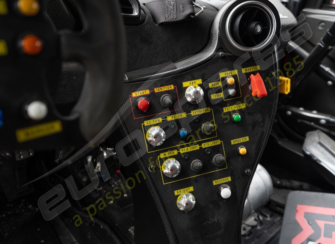 ferrari 488 challenge con 3900km, preparándose para desmantelar #16