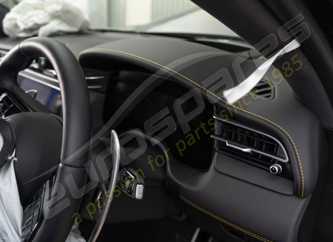 maserati grecale modena (2023) con 3233, preparándose para desmantelar #16