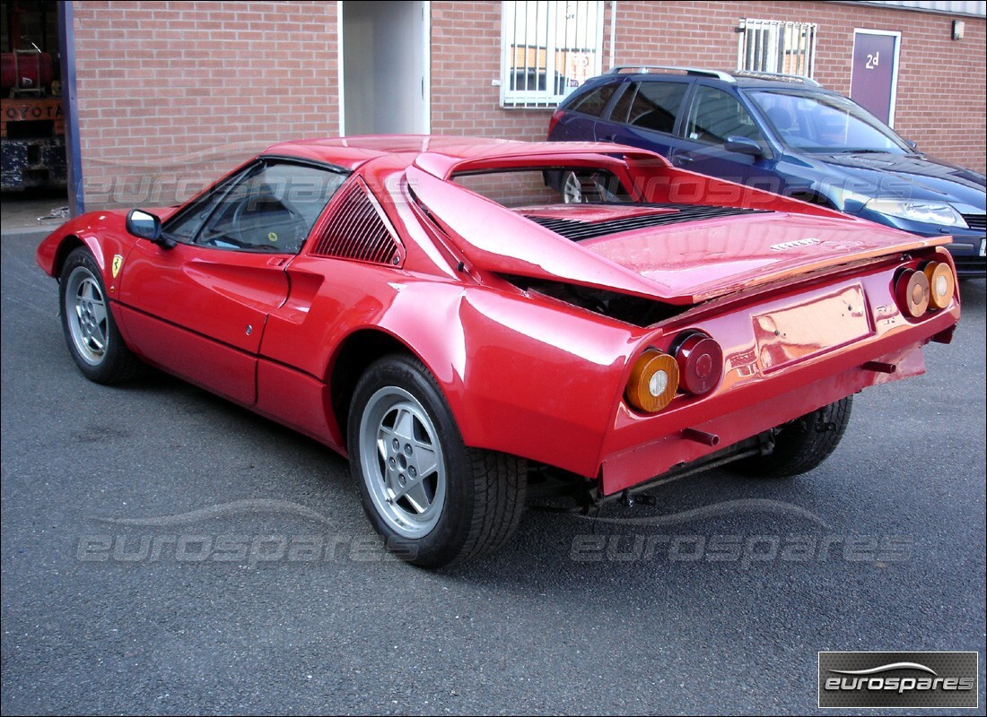ferrari 328 (1988) con 49,000 kilómetros, en preparación para desmantelamiento #4