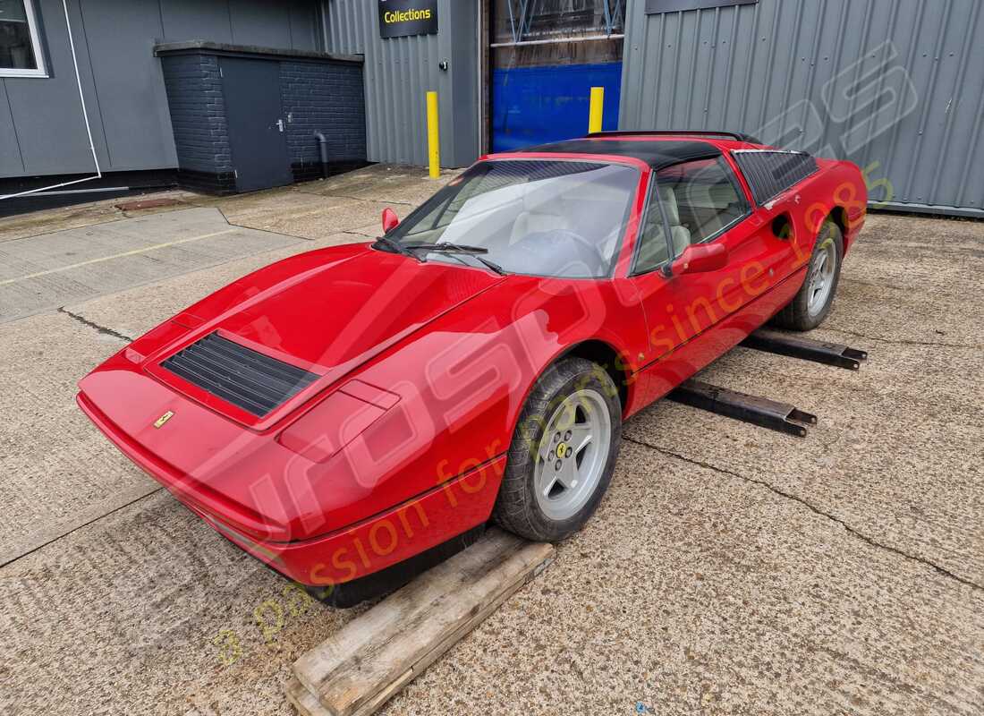 ferrari 328 (1985) preparándose para el desmantelamiento en eurospares