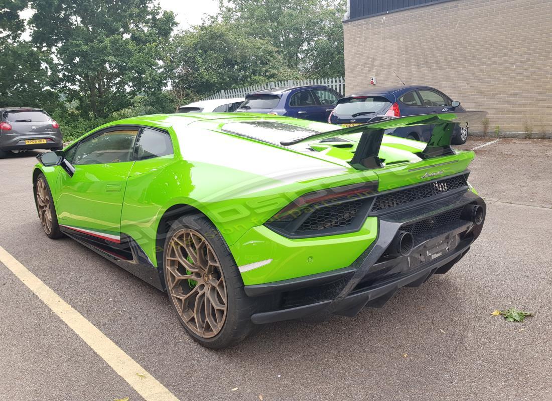 lamborghini performante coupe (2018) con 6,976 miles, preparándose para desmantelar #3