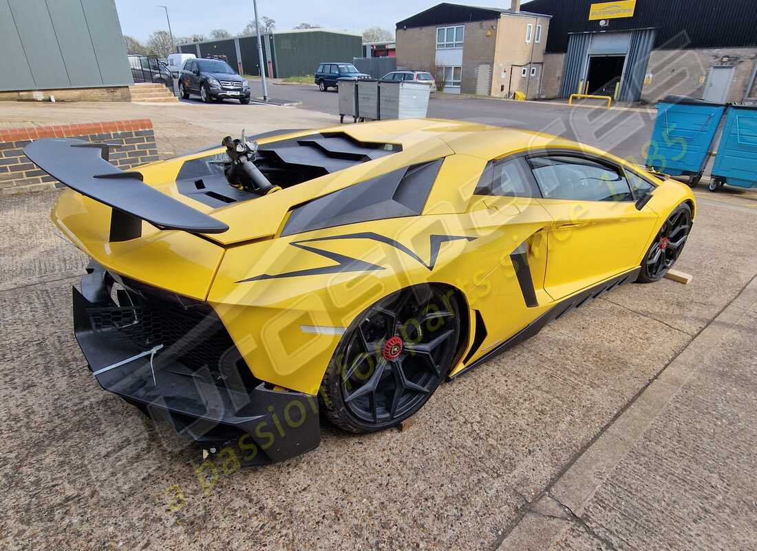 lamborghini lp750-4 sv coupe (2016) con 6,468 miles, preparándose para desmantelar #5