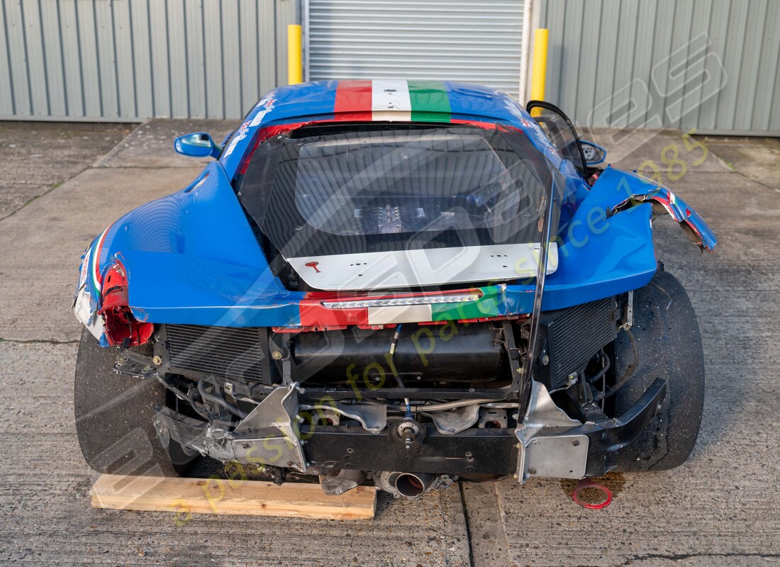 ferrari 458 challenge con 28080 kms, en preparación para el desmantelamiento #4