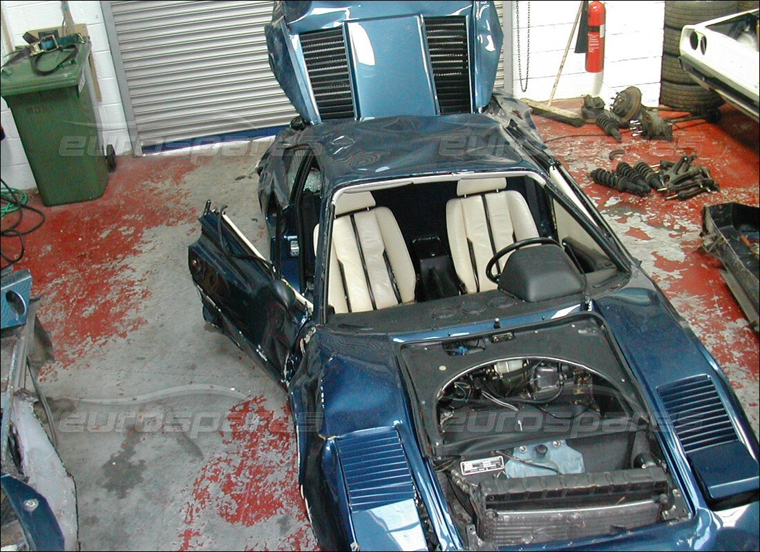 ferrari 308 gtb (1976) con 98,554 kilómetros, en preparación para desmantelamiento #4