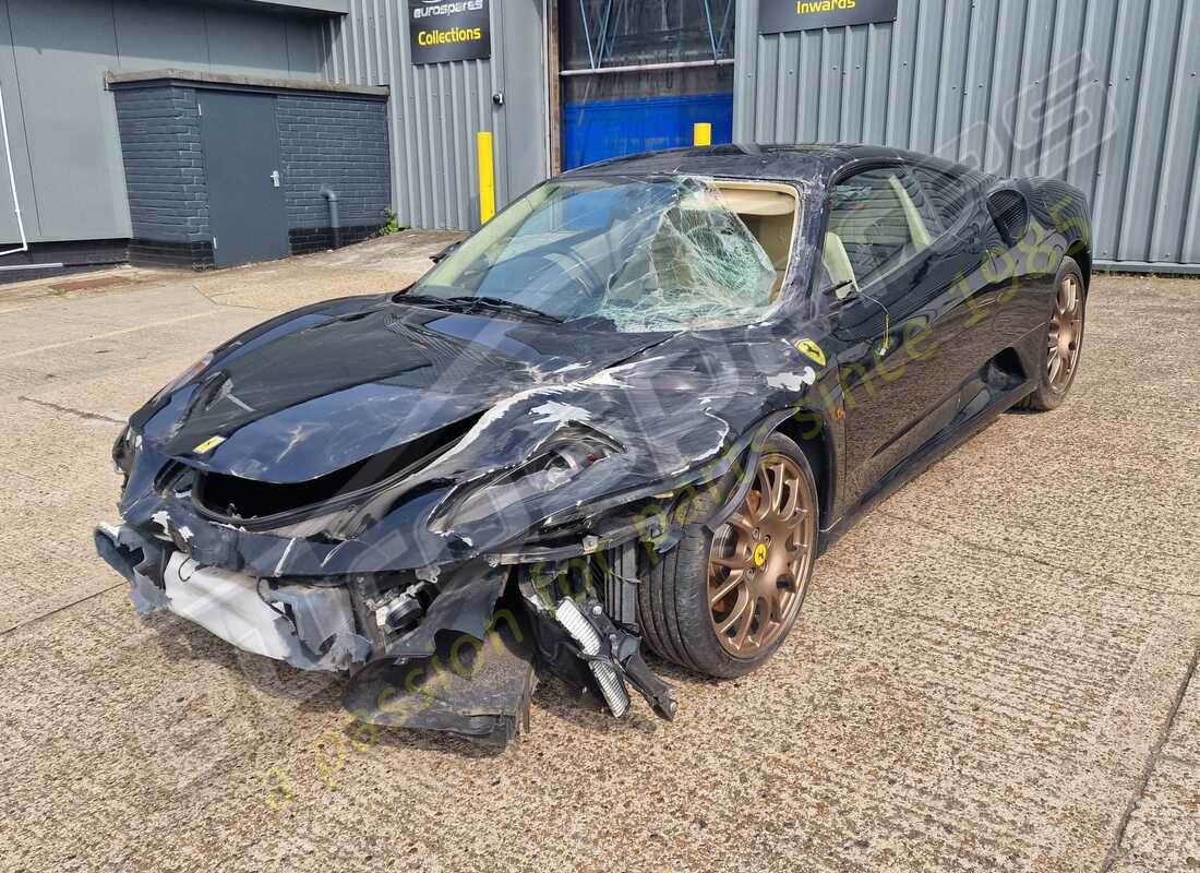 ferrari f430 coupe (rhd) preparándose para el desmantelamiento en eurospares