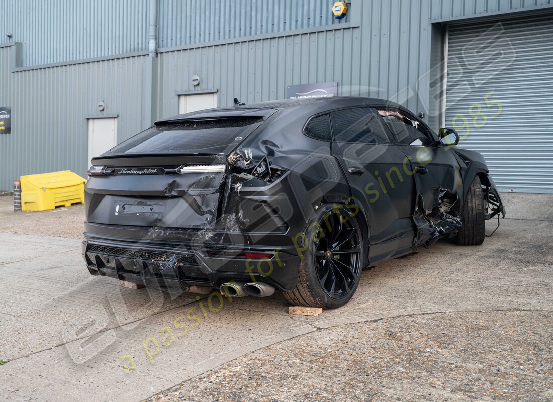 lamborghini urus (2022) con 11402, preparándose para el desmantelamiento #3