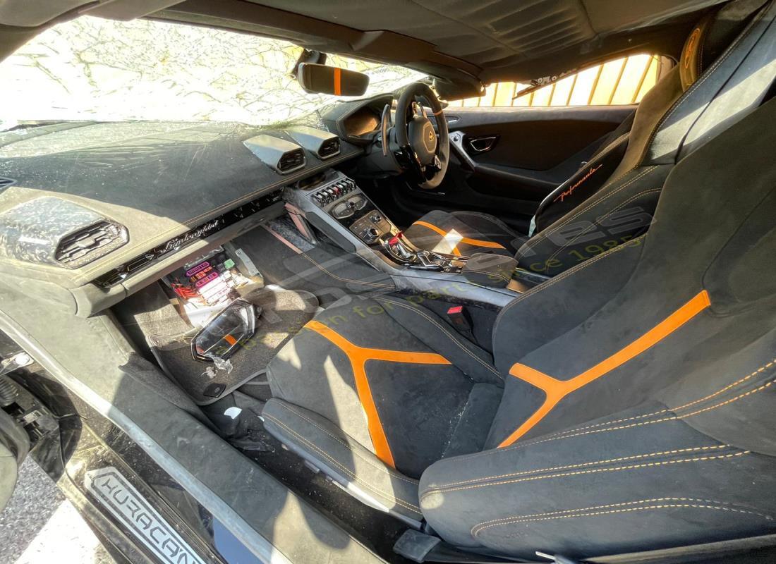 lamborghini performante spyder (2019) con 1,589 miles, preparándose para desmantelar #8