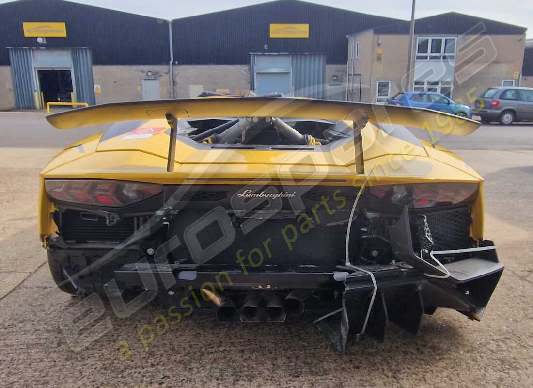 lamborghini lp750-4 sv coupe (2016) con 6,468 miles, preparándose para desmantelar #4