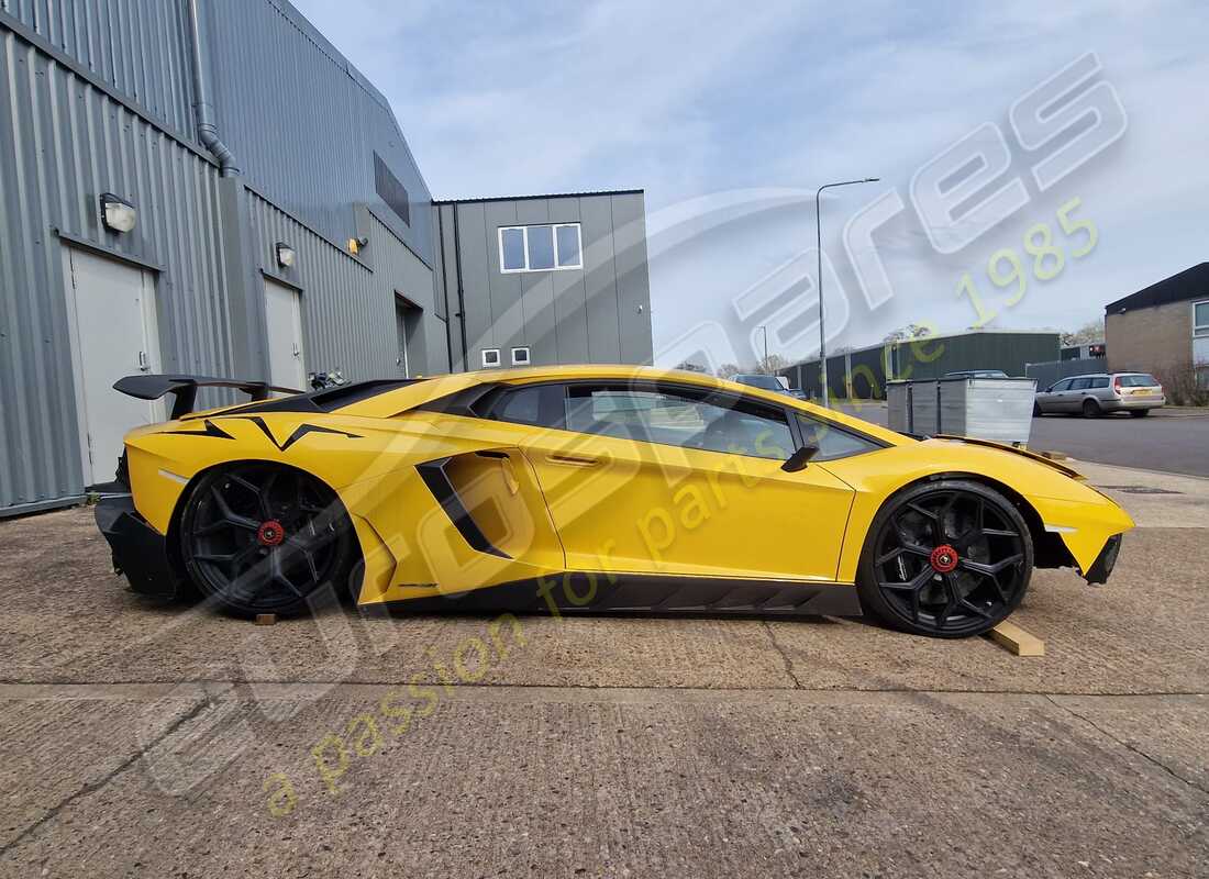 lamborghini lp750-4 sv coupe (2016) con 6,468 miles, preparándose para desmantelar #6