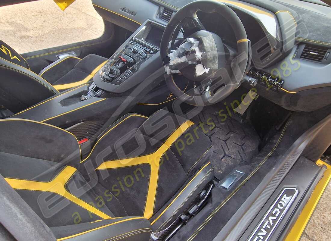 lamborghini lp750-4 sv coupe (2016) con 6,468 miles, preparándose para desmantelar #9
