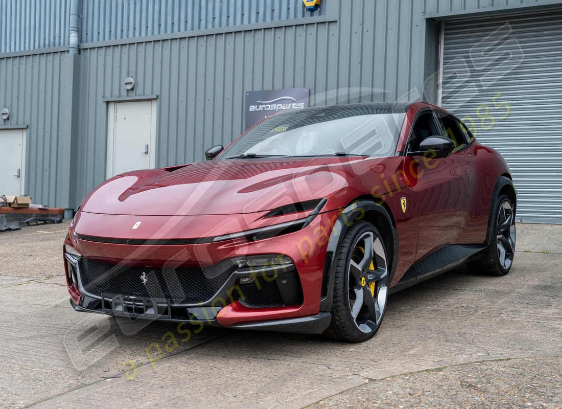 ferrari purosangue preparándose para el desmantelamiento en eurospares