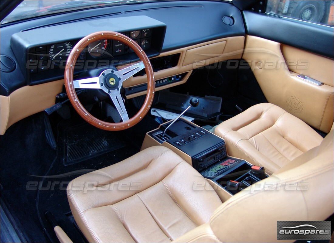 ferrari mondial 8 (1981) con 19,120 kilómetros, en preparación para desmantelamiento #3