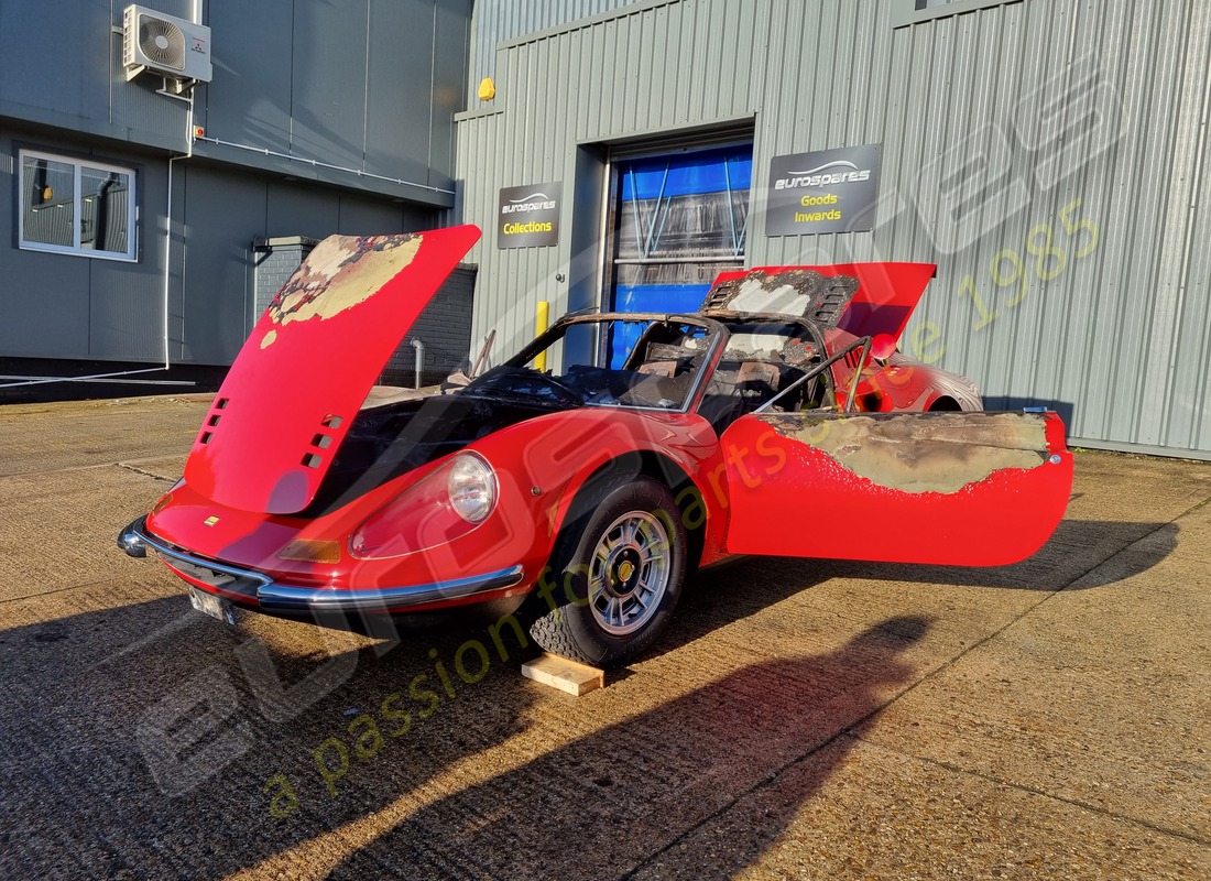 ferrari 246 dino (1975) con 58,145 miles, preparándose para desmantelar #10