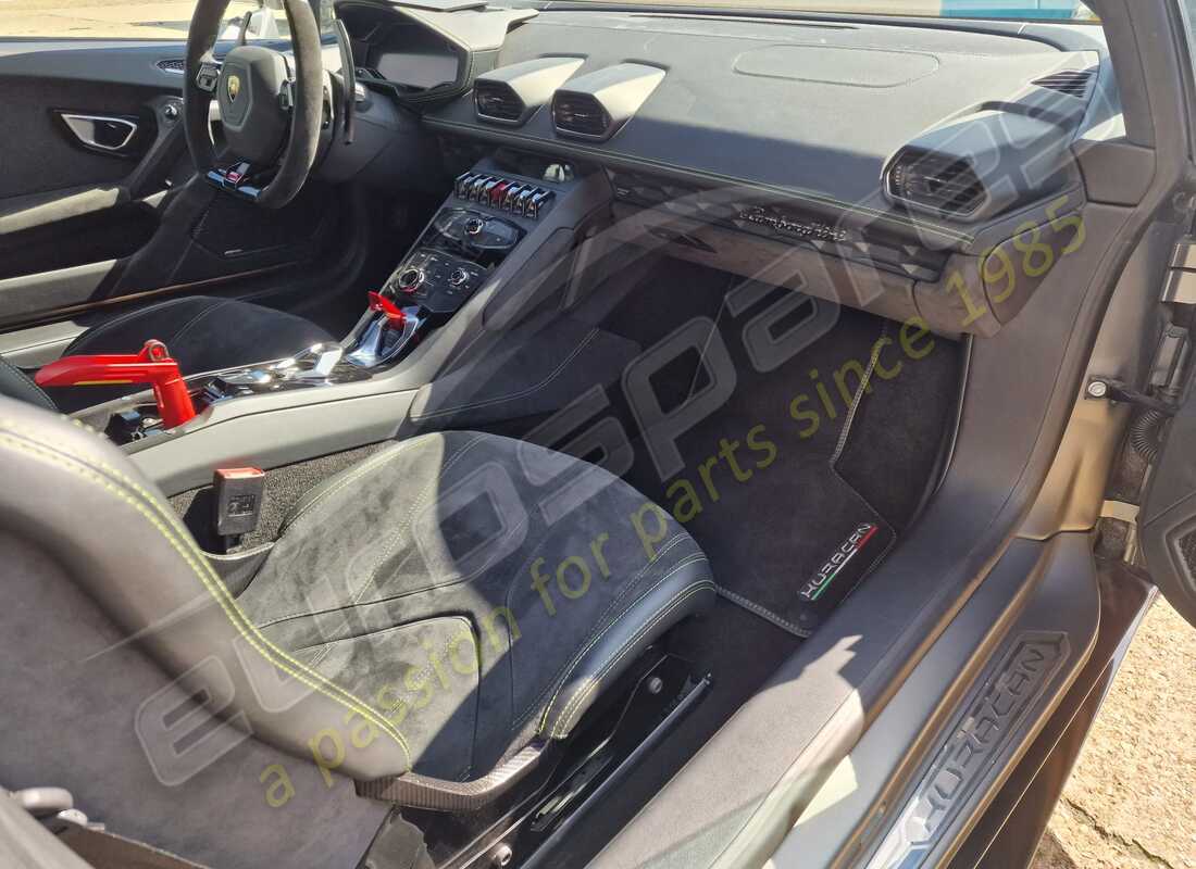 lamborghini 2017 (lp610-4 spyder) con 21,701 kilómetros, en preparación para desmantelamiento #10