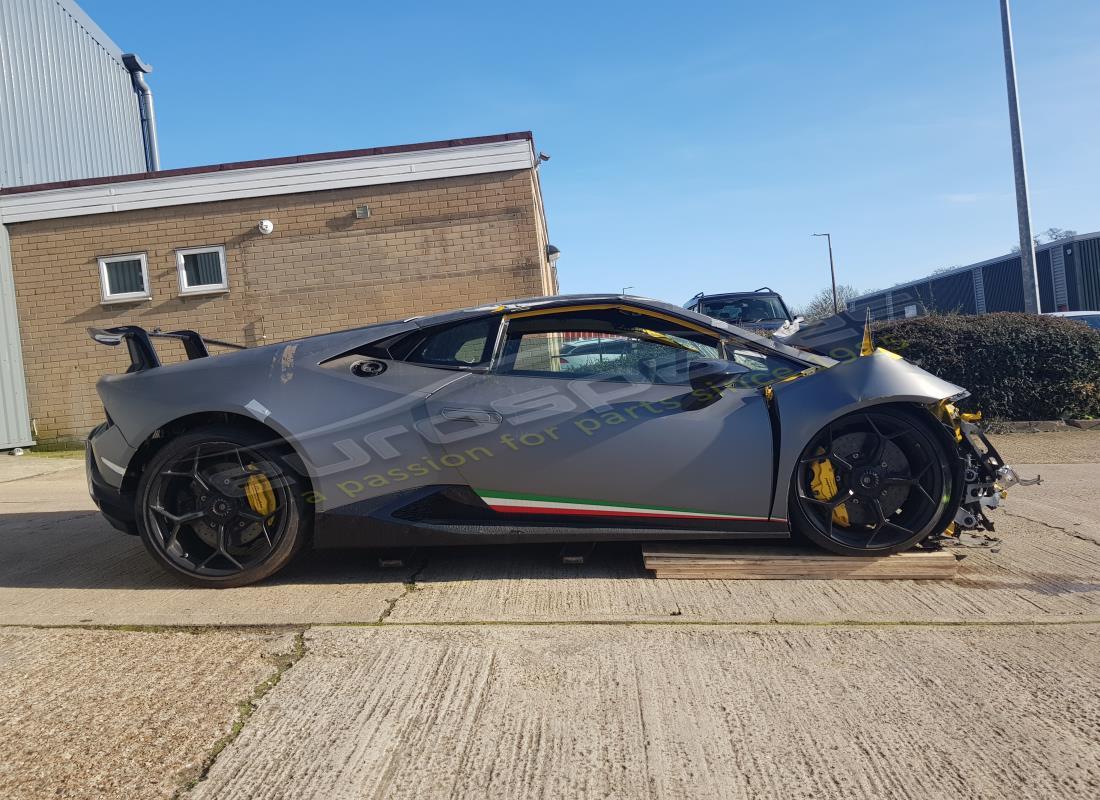 lamborghini performante coupe (2018) con 0 millas, preparándose para el desmantelamiento #6
