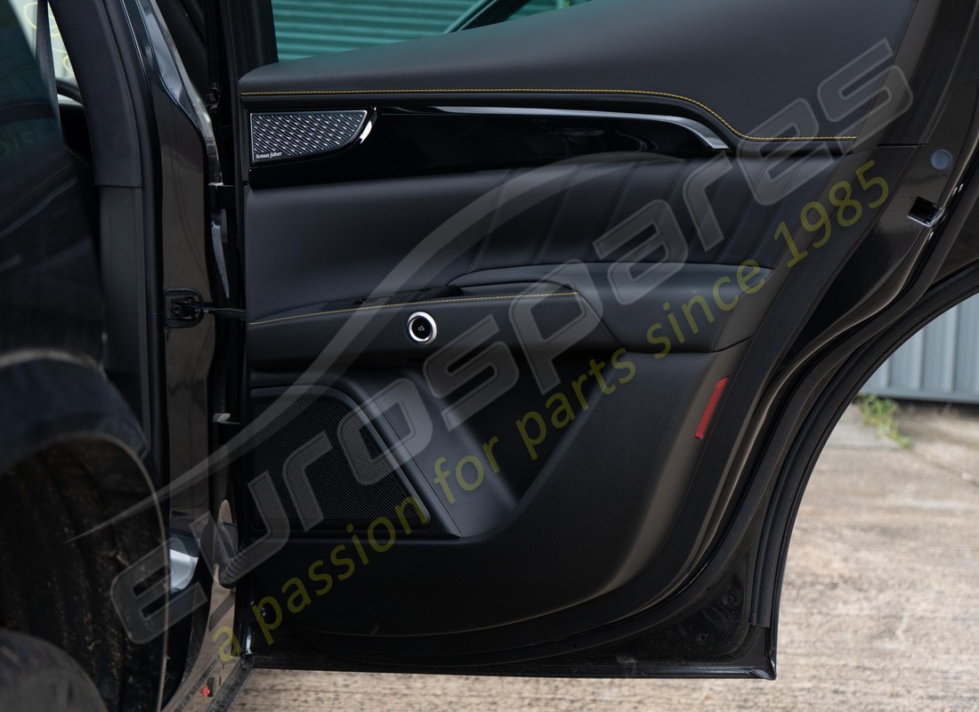 maserati grecale modena (2023) con 3233, preparándose para desmantelar #23