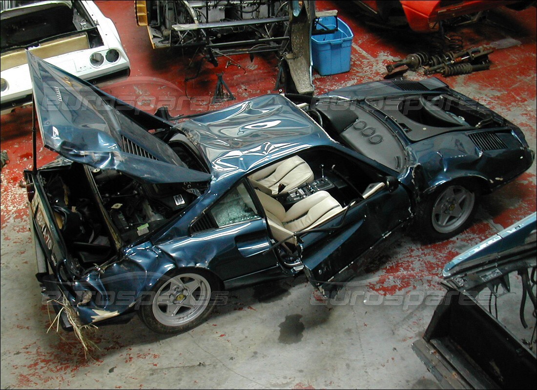 ferrari 308 gtb (1976) con 98,554 kilómetros, en preparación para desmantelamiento #10