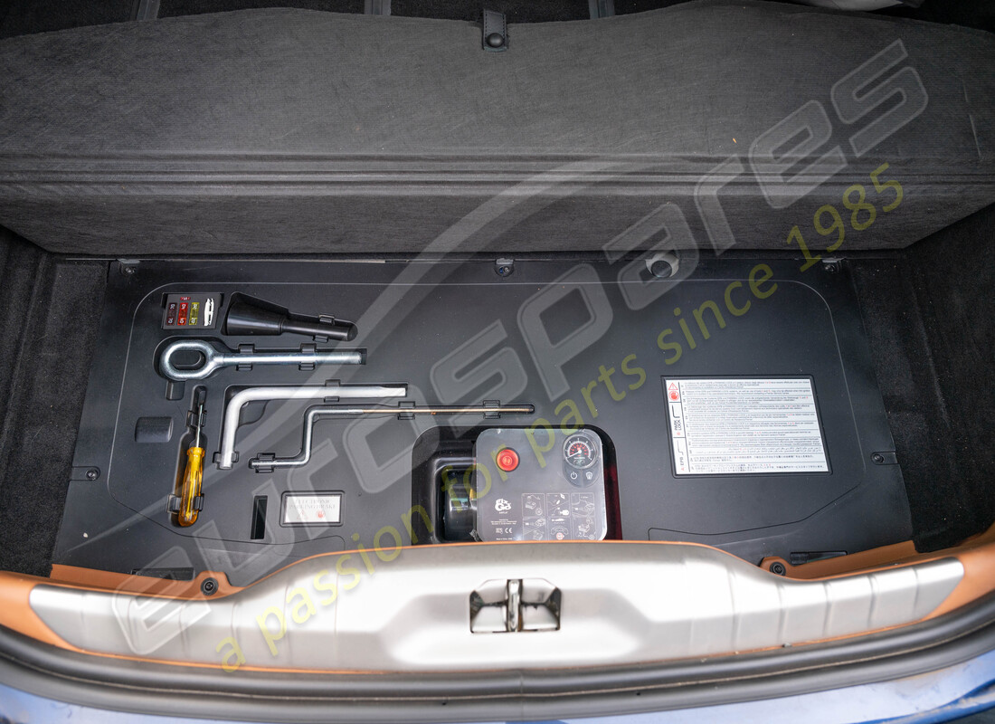 ferrari gtc4 lusso (rhd) con tbc, preparándose para el desmantelamiento #19