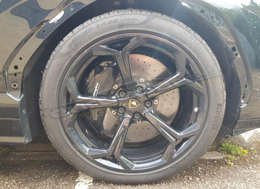 lamborghini urus (2019) con 7,805 miles, preparándose para desmantelar #11