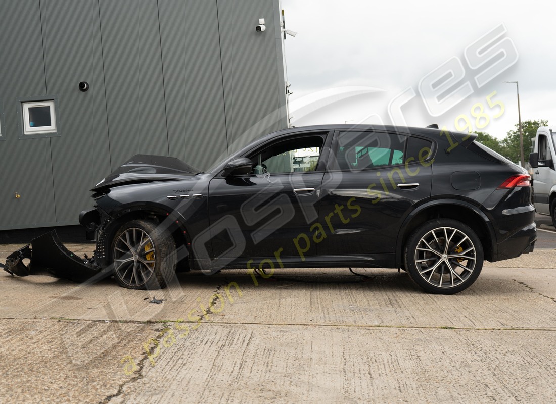 maserati grecale modena (2023) con 3233, preparándose para desmantelar #2