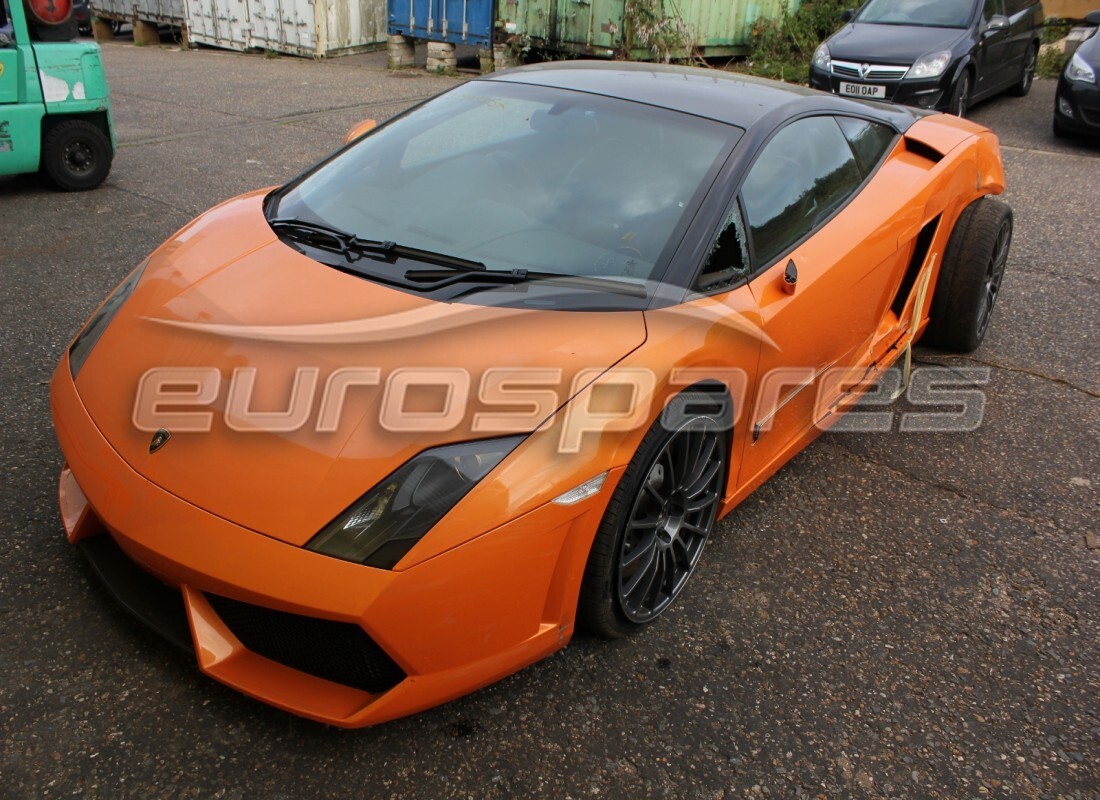 lamborghini lp560-4 coupe (2011) preparándose para el desmantelamiento en eurospares