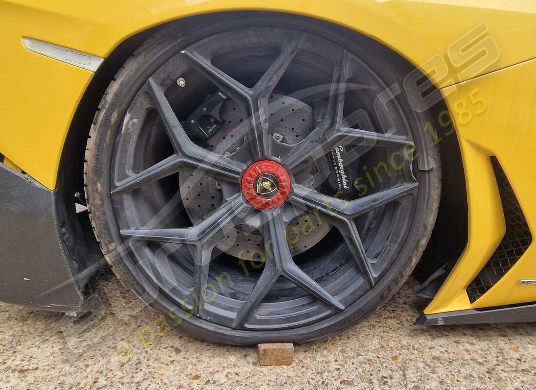lamborghini lp750-4 sv coupe (2016) con 6,468 miles, preparándose para desmantelar #27