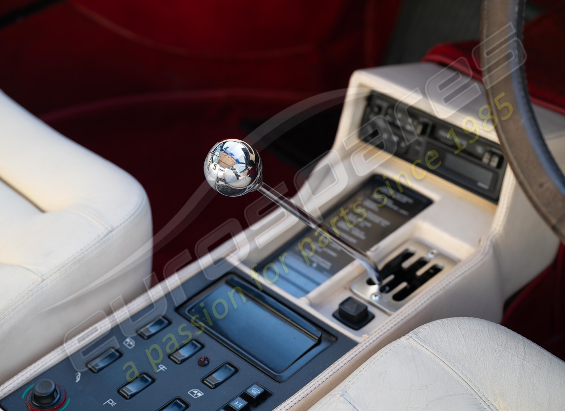 ferrari mondial 3.2 qv (1987) con 83223, preparándose para desmantelar #15