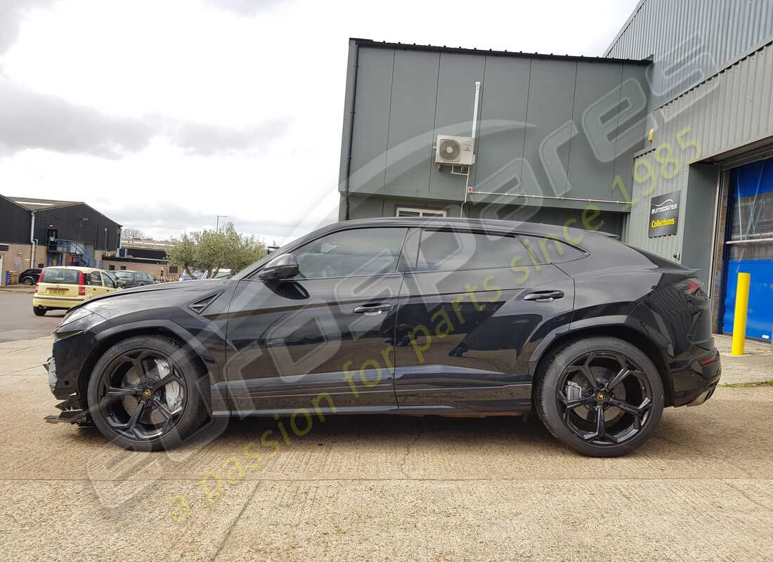 lamborghini urus (2020) con 16,266 miles, preparándose para desmantelar #2
