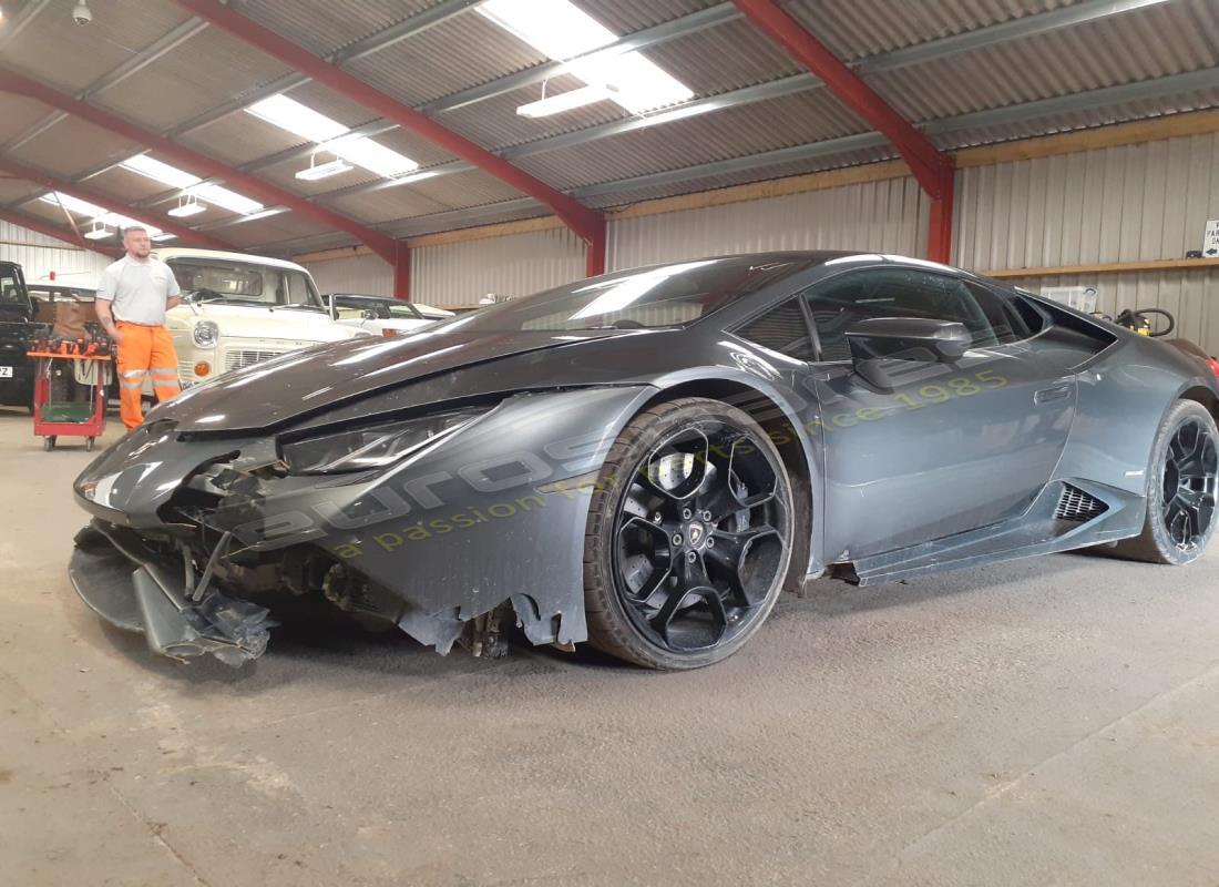 lamborghini lp610-4 coupe (2015) preparándose para el desmantelamiento en eurospares