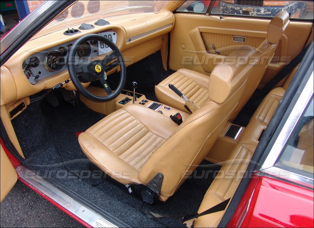 ferrari 308 gt4 dino (1979) con 54,824 kilómetros, en preparación para desmantelamiento #6