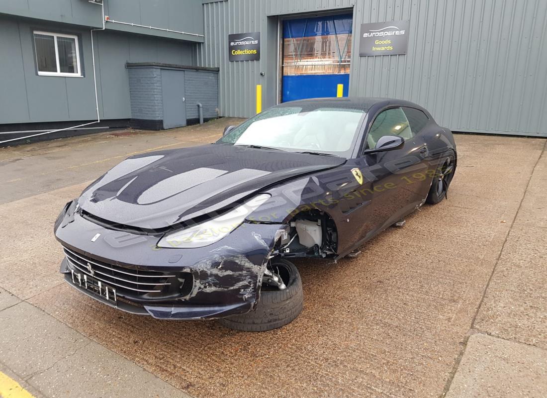 ferrari gtc4 lusso (rhd) preparándose para el desmantelamiento en eurospares