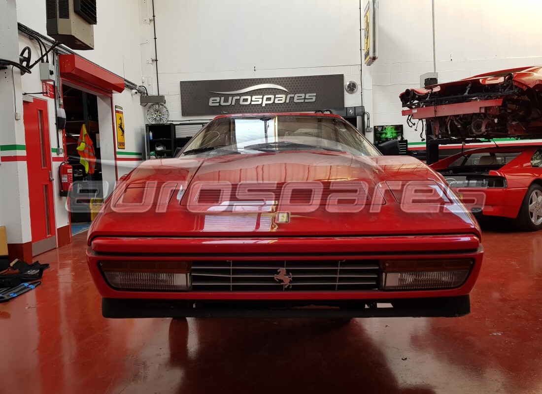 ferrari 328 (1988) con 29,660 kilómetros, en preparación para desmantelamiento #7