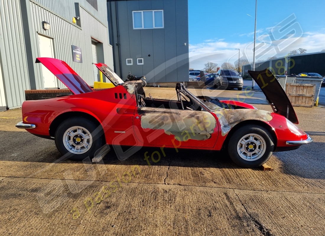 ferrari 246 dino (1975) con 58,145 miles, preparándose para desmantelar #12