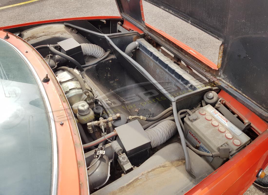 ferrari 308 gt4 dino (1976) con desconocido, preparándose para desmantelar #11