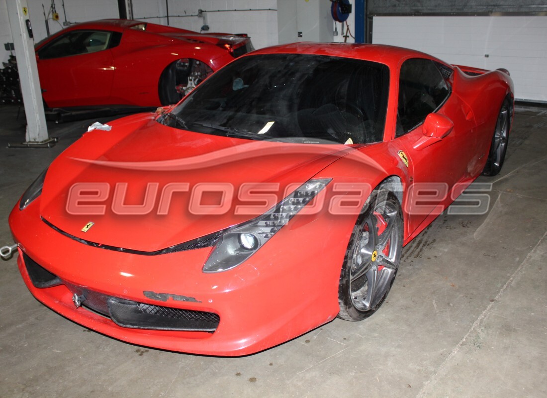 ferrari 458 italia (europe) preparándose para el desmantelamiento en eurospares