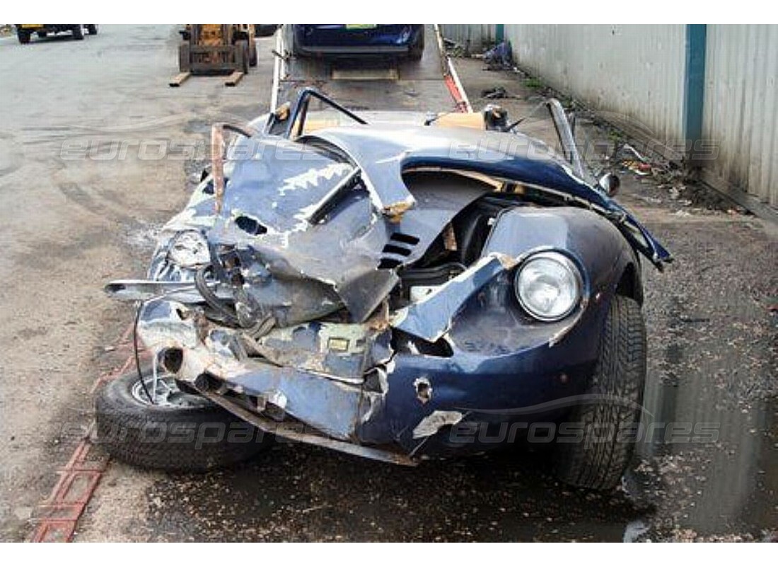 ferrari 246 dino (1975) con desconocido, preparándose para desmantelar #7