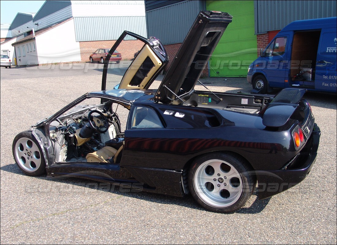 lamborghini diablo se30 (1995) con 28,485 kilómetros, en preparación para desmantelamiento #10